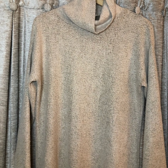 Soft Surroundings Tan Fleece Turtleneck Split Back Sweater Size Extra Small - Picture 7 of 14